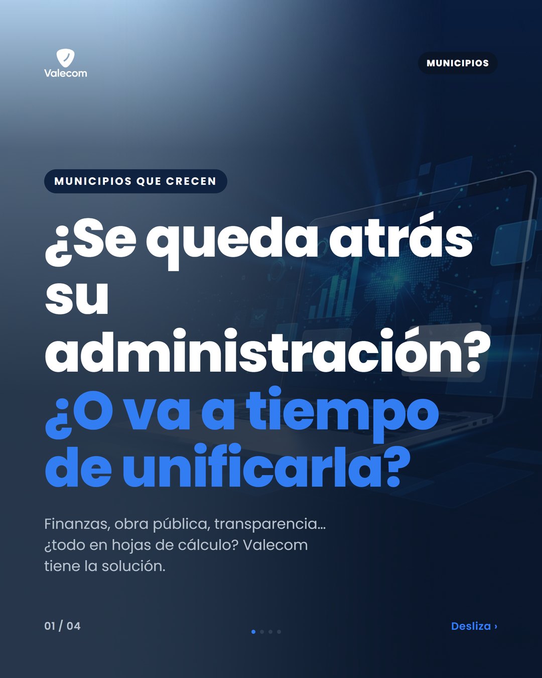 Imagen de un ayuntamiento moderno con un fondo de hojas de cálculo desordenadas y una flecha apuntando hacia un sistema unificado.