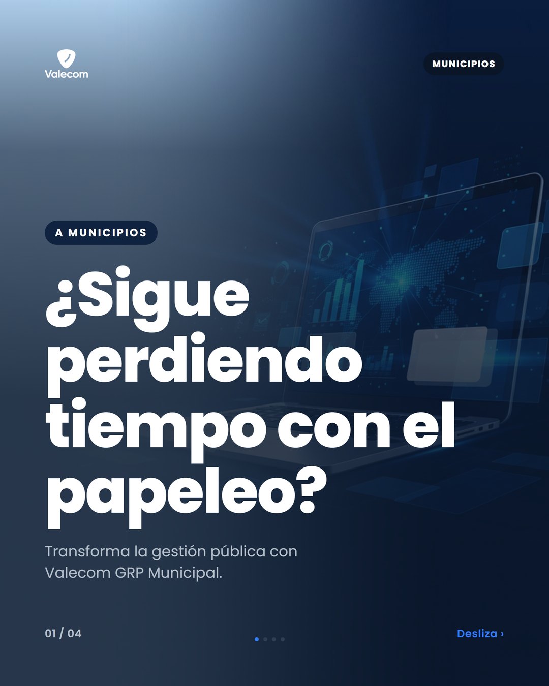 Imagen de un escritorio lleno de papeles, con una mano sosteniendo una tableta digital.